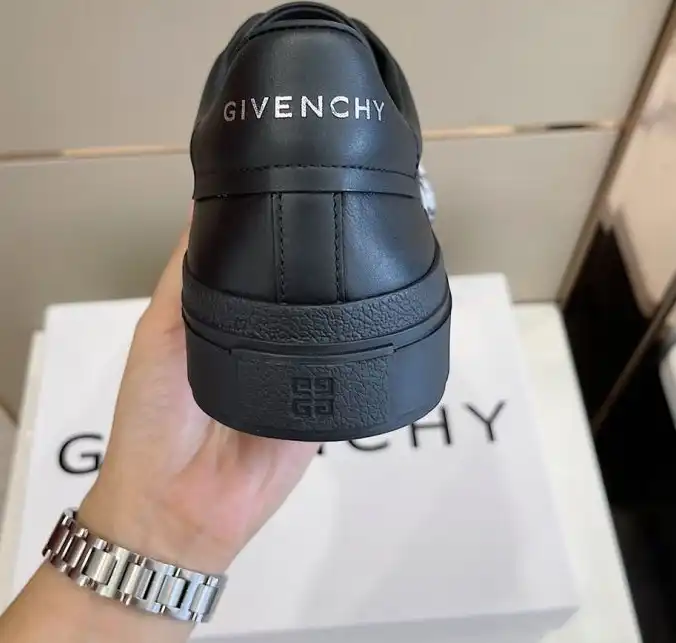 hype Givenchy Sneakers