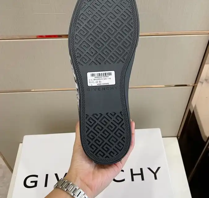 hype Givenchy Sneakers