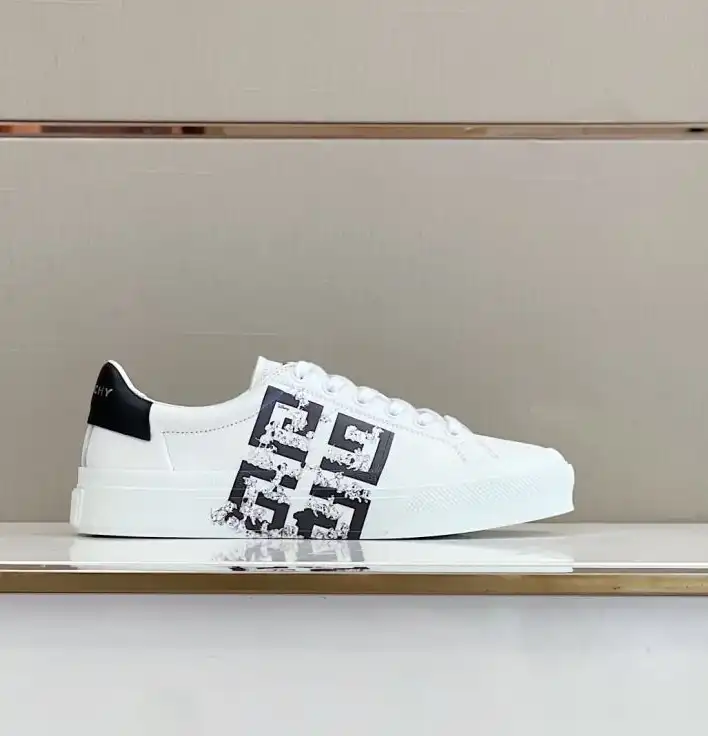 hype Givenchy Sneakers