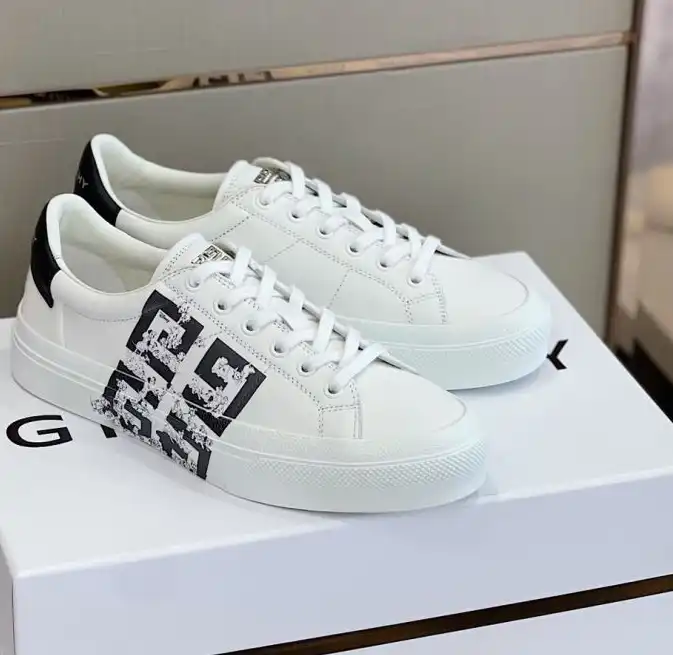 hype Givenchy Sneakers