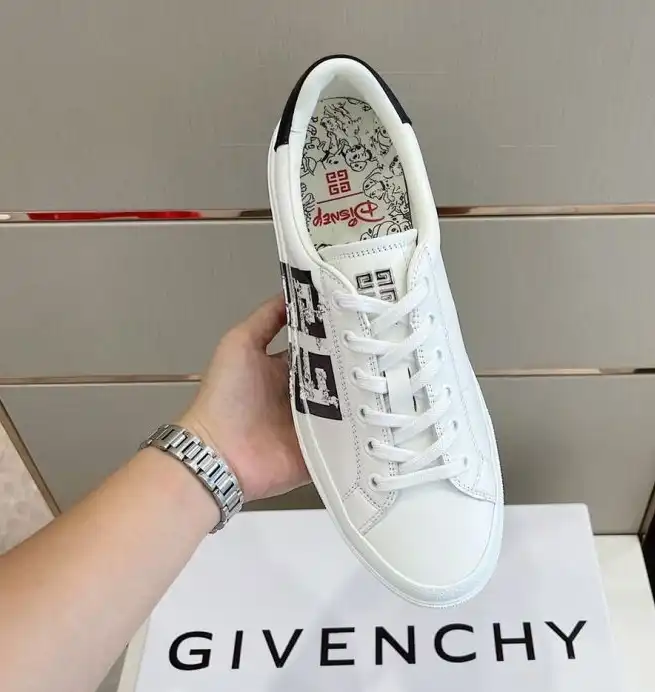 hype Givenchy Sneakers