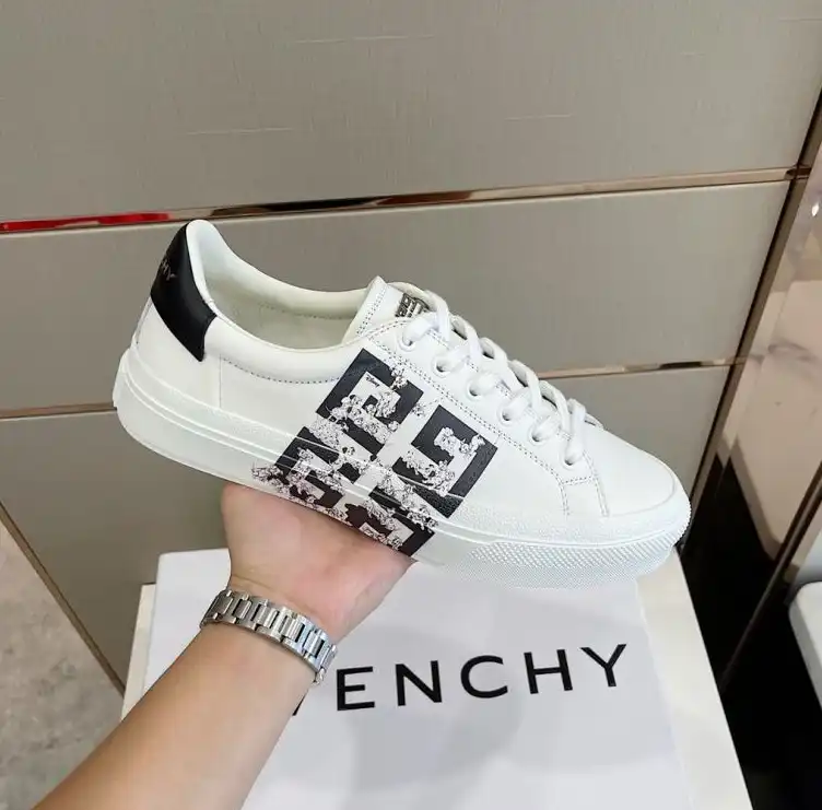 hype Givenchy Sneakers