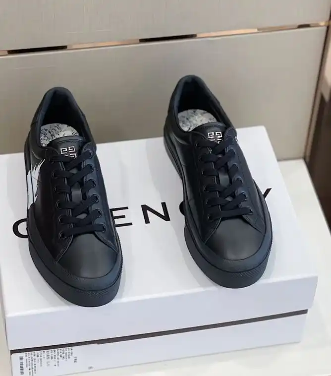 hype Givenchy Sneakers