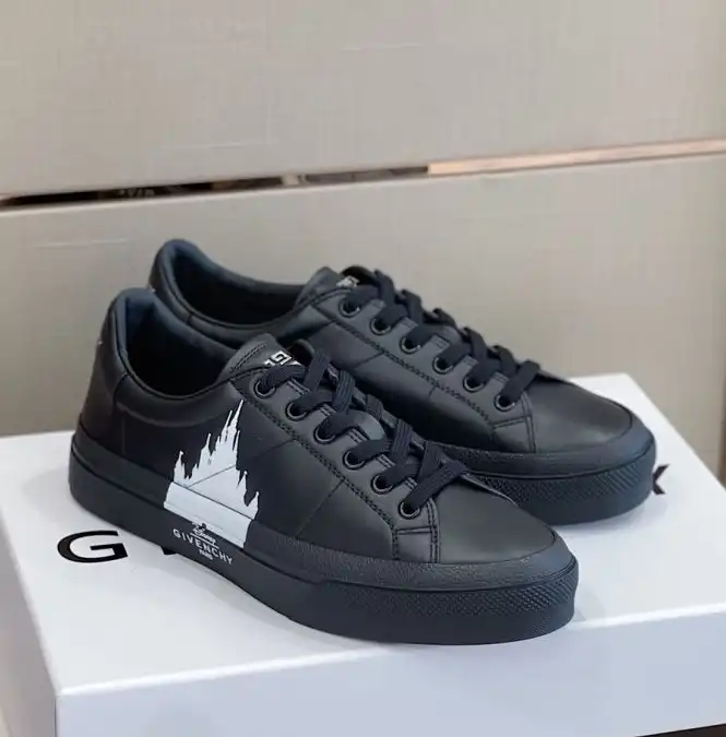 hype Givenchy Sneakers