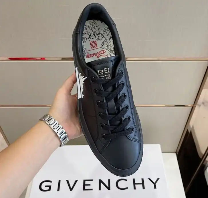 hype Givenchy Sneakers