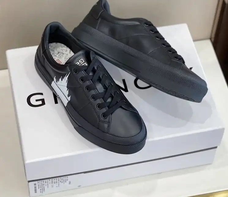 hype Givenchy Sneakers