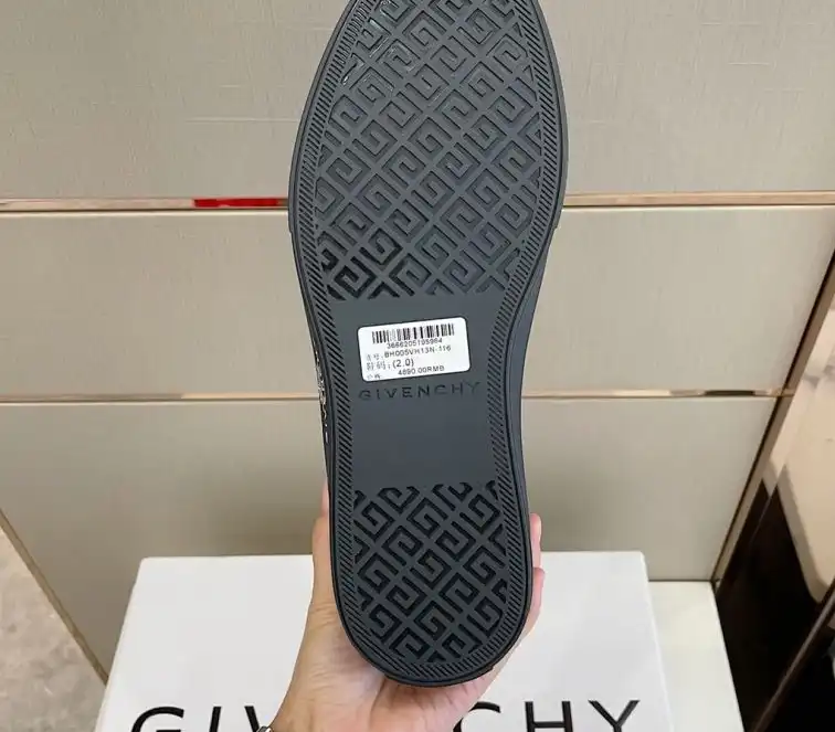 hype Givenchy Sneakers