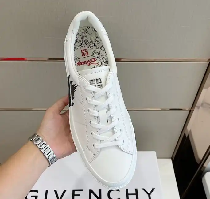 hype Givenchy Sneakers