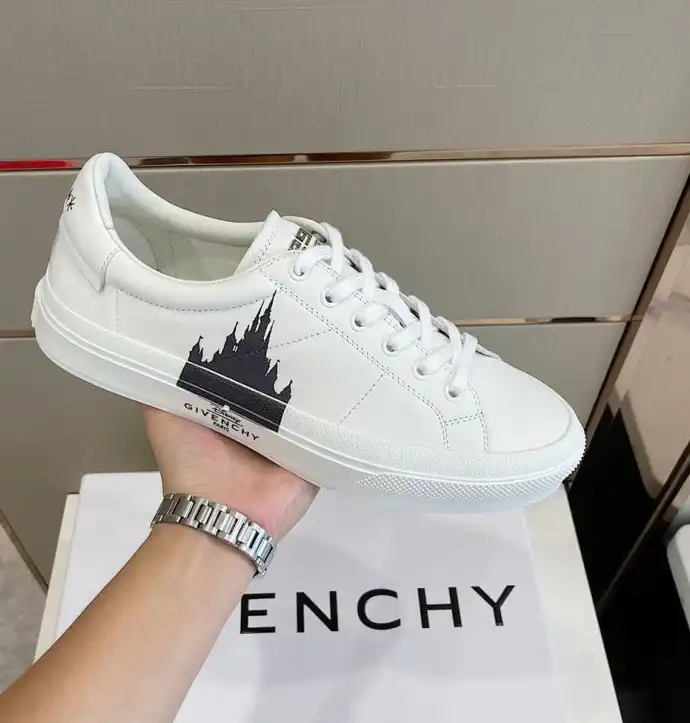 hype Givenchy Sneakers