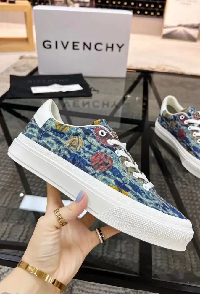 hype Givenchy Sneakers