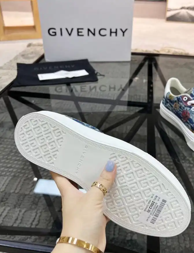 hype Givenchy Sneakers