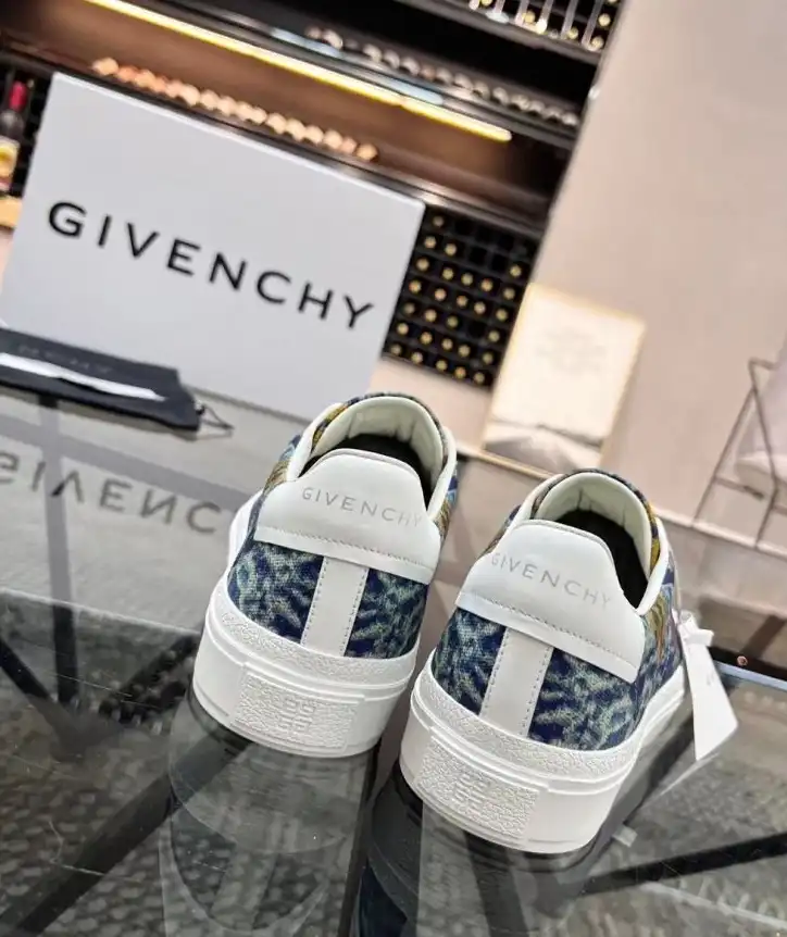 hype Givenchy Sneakers