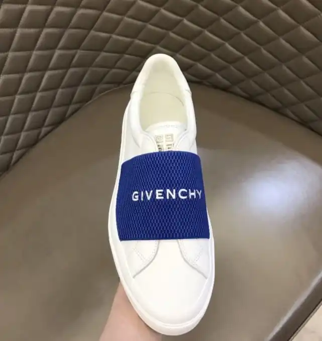 hype Givenchy Sneakers