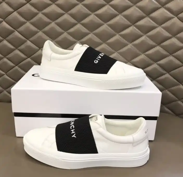 hype Givenchy Sneakers