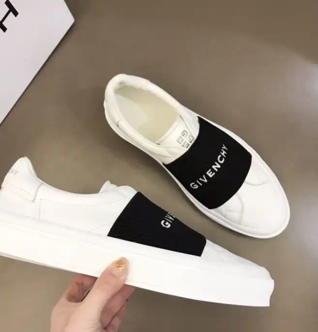 hype Givenchy Sneakers