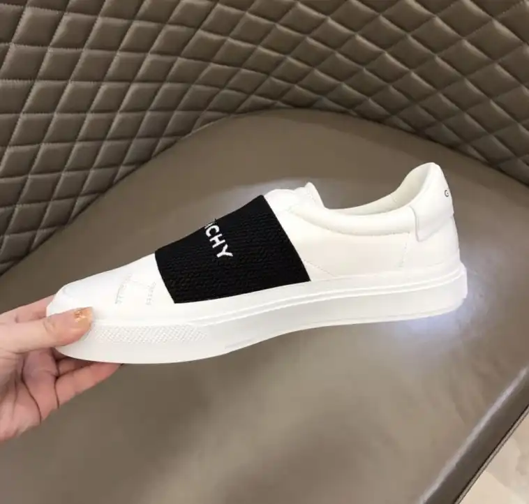 hype Givenchy Sneakers