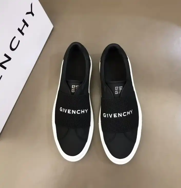 hype Givenchy Sneakers