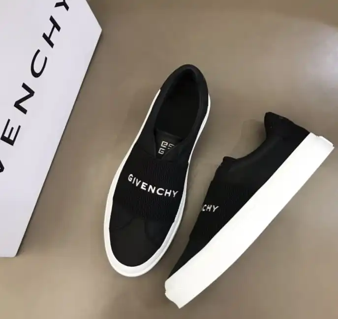 hype Givenchy Sneakers