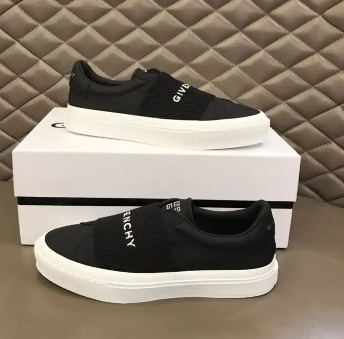 hype Givenchy Sneakers