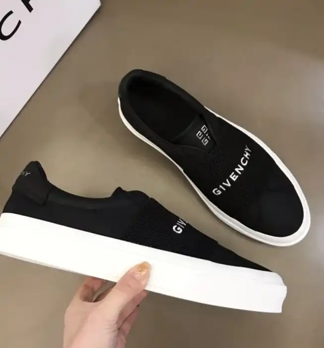 hype Givenchy Sneakers