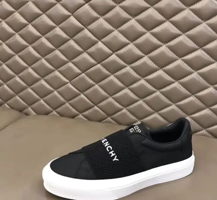 hype Givenchy Sneakers