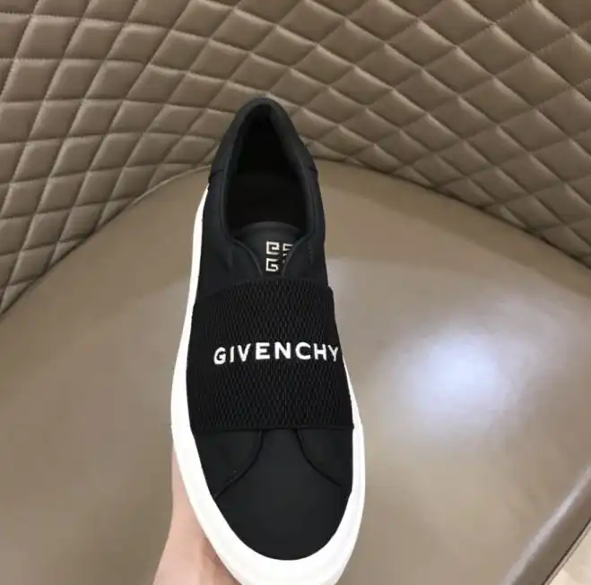 hype Givenchy Sneakers