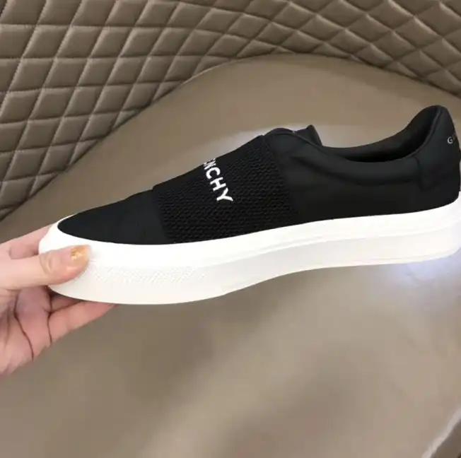 hype Givenchy Sneakers