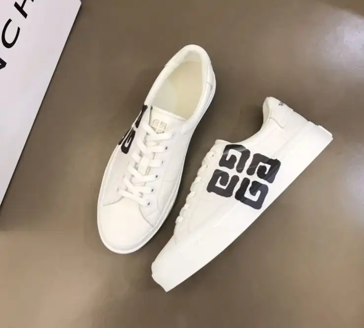 hype Givenchy Sneakers