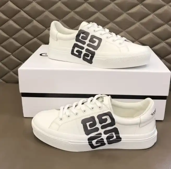 hype Givenchy Sneakers