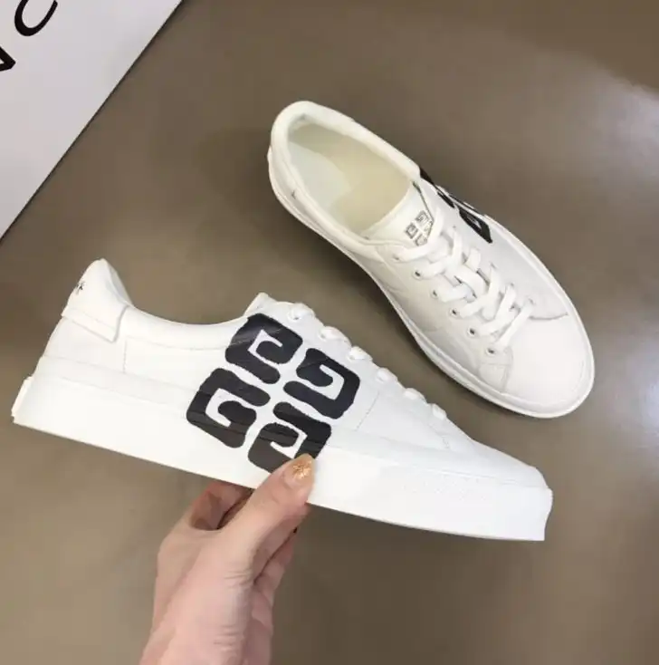 hype Givenchy Sneakers