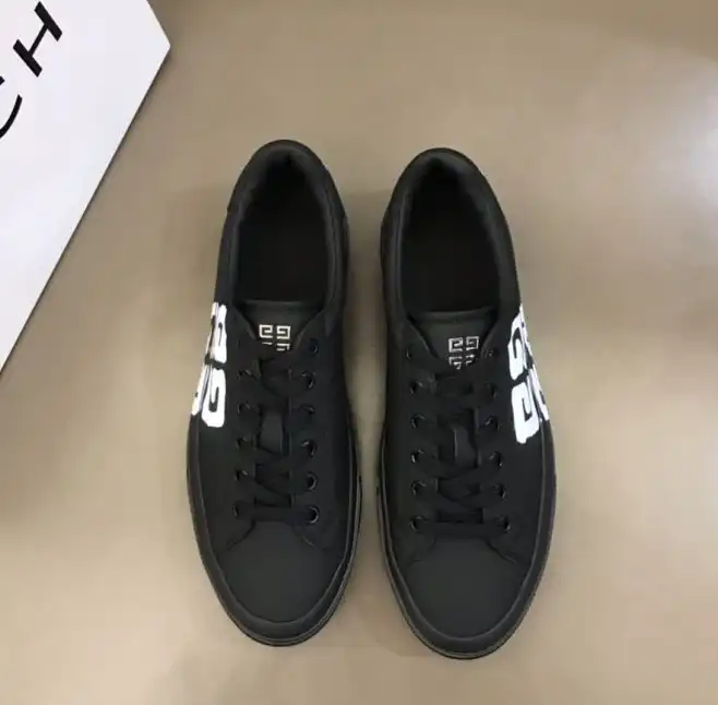 hype Givenchy Sneakers