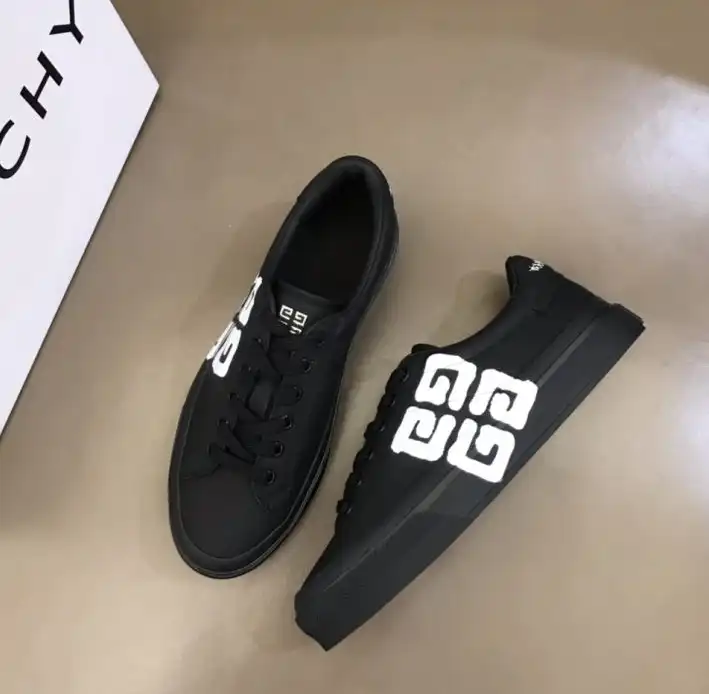 hype Givenchy Sneakers