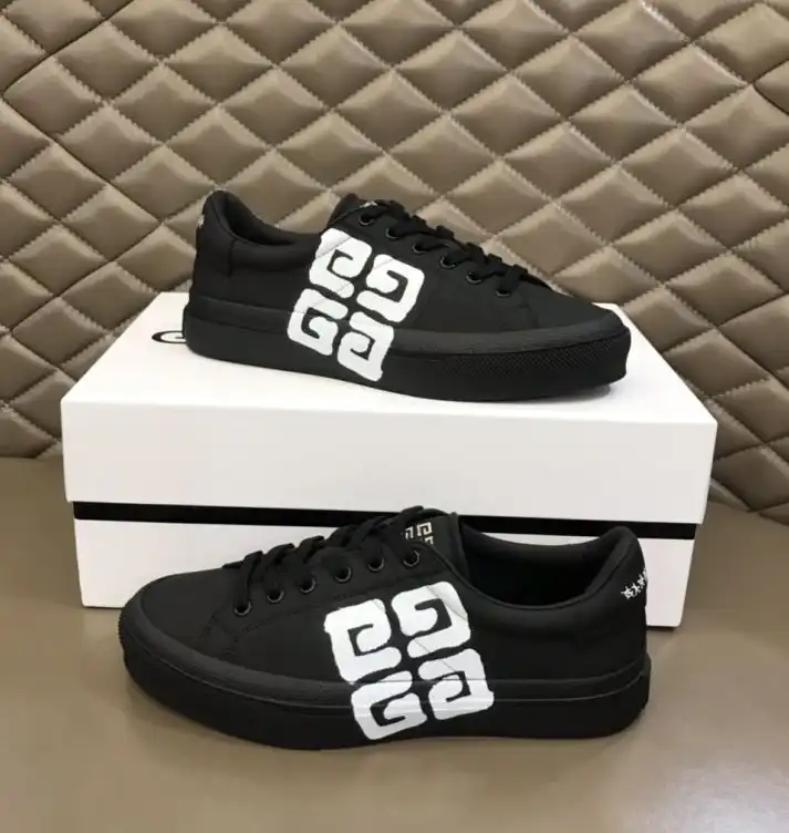 hype Givenchy Sneakers