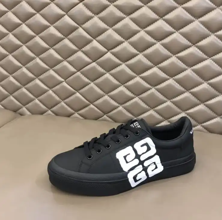 hype Givenchy Sneakers