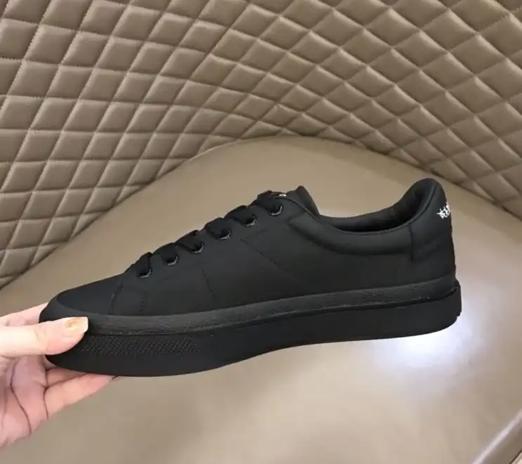 hype Givenchy Sneakers