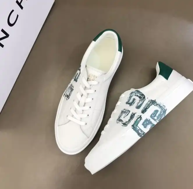 hype Givenchy Sneakers