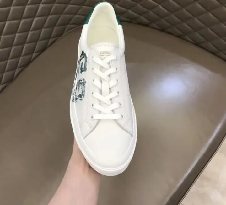 hype Givenchy Sneakers