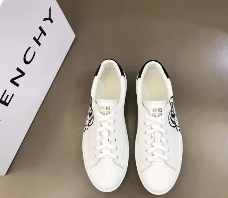 hype Givenchy Sneakers