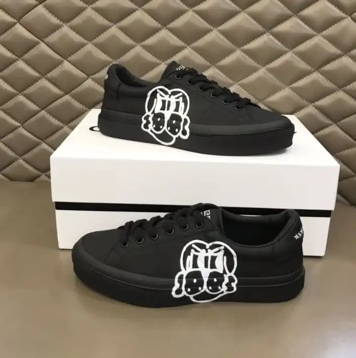 hype Givenchy Sneakers