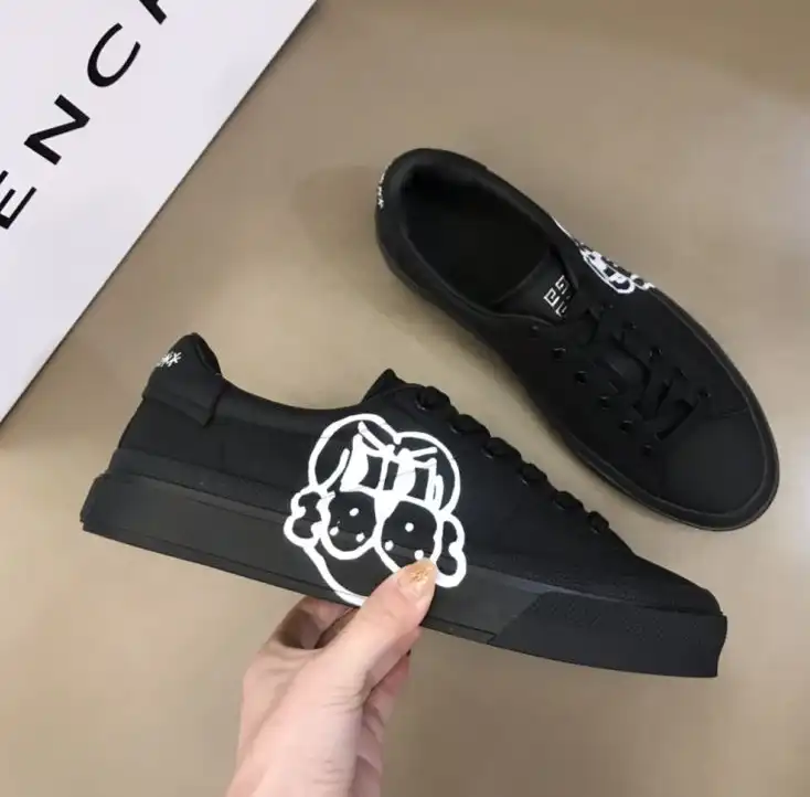 hype Givenchy Sneakers