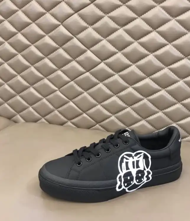 hype Givenchy Sneakers