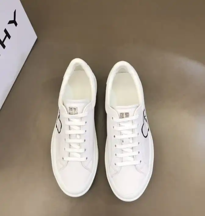 hype Givenchy Sneakers