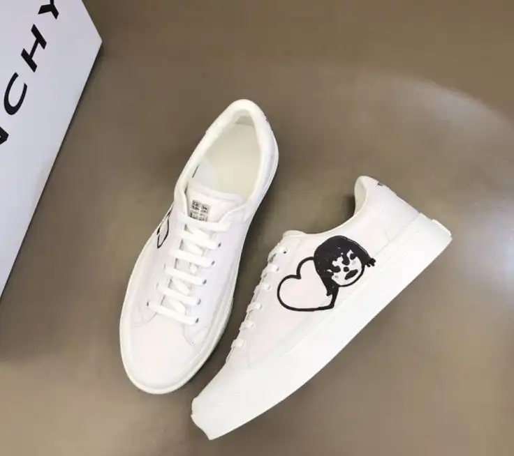 hype Givenchy Sneakers