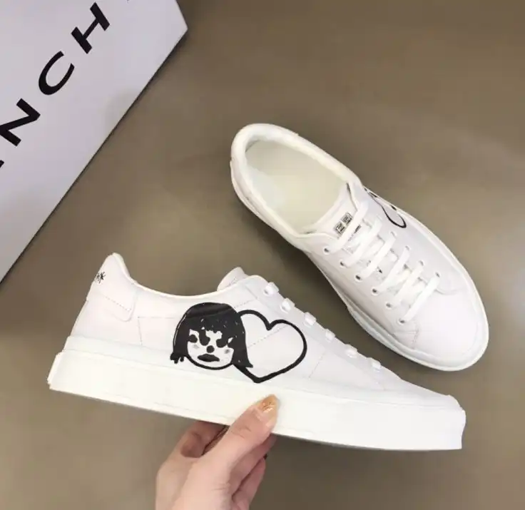 hype Givenchy Sneakers