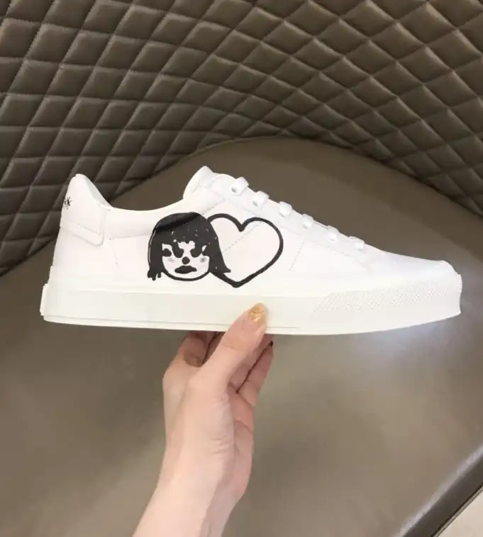 hype Givenchy Sneakers