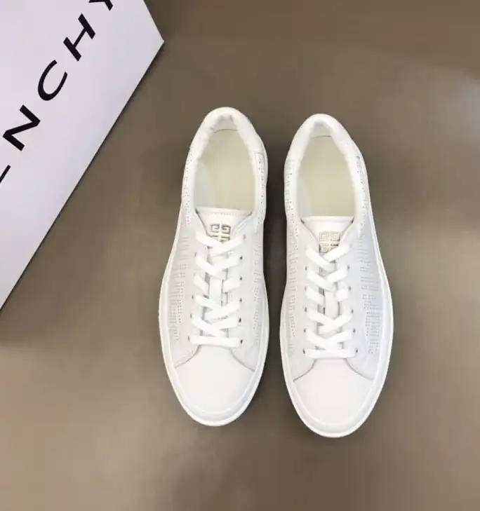 hype Givenchy Sneakers