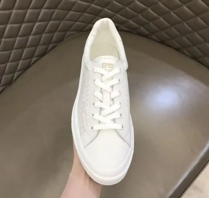 hype Givenchy Sneakers