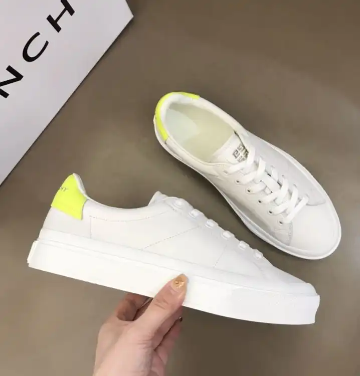 hype Givenchy Sneakers