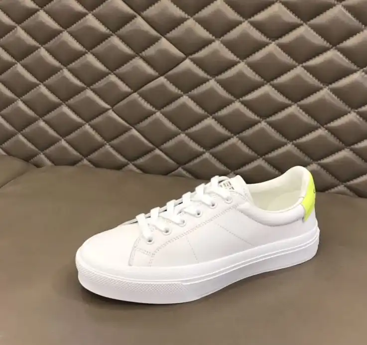 hype Givenchy Sneakers