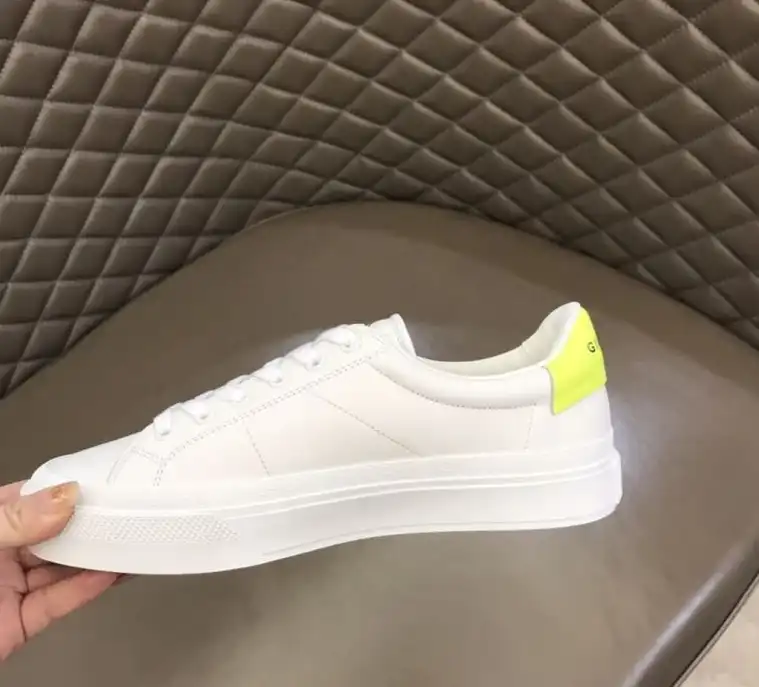 hype Givenchy Sneakers